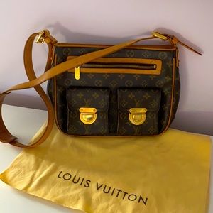 Louis Vuitton Hudson bag GM